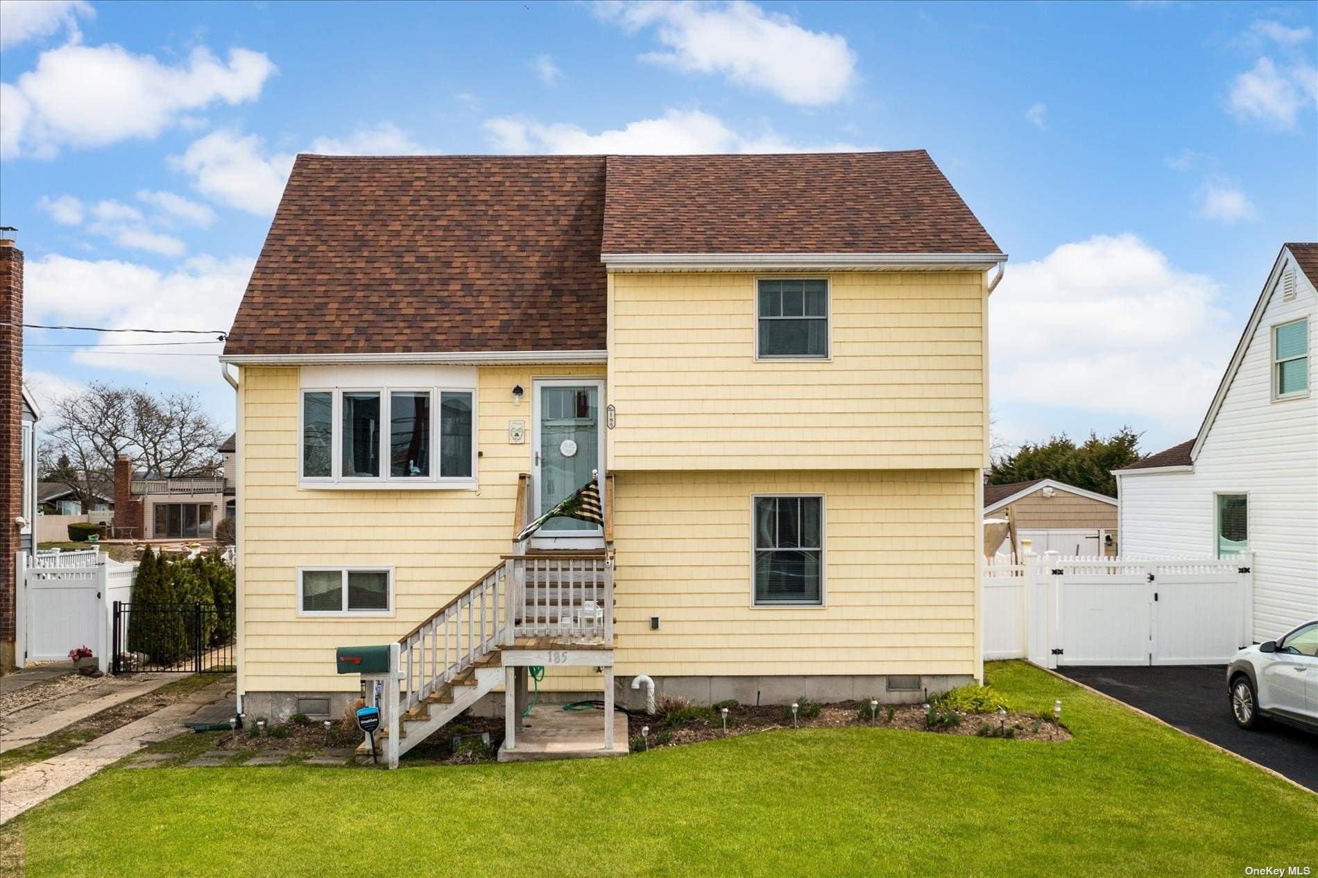 185 East Dr, Copiague, NY 11726 MLS 3388261 Coldwell Banker