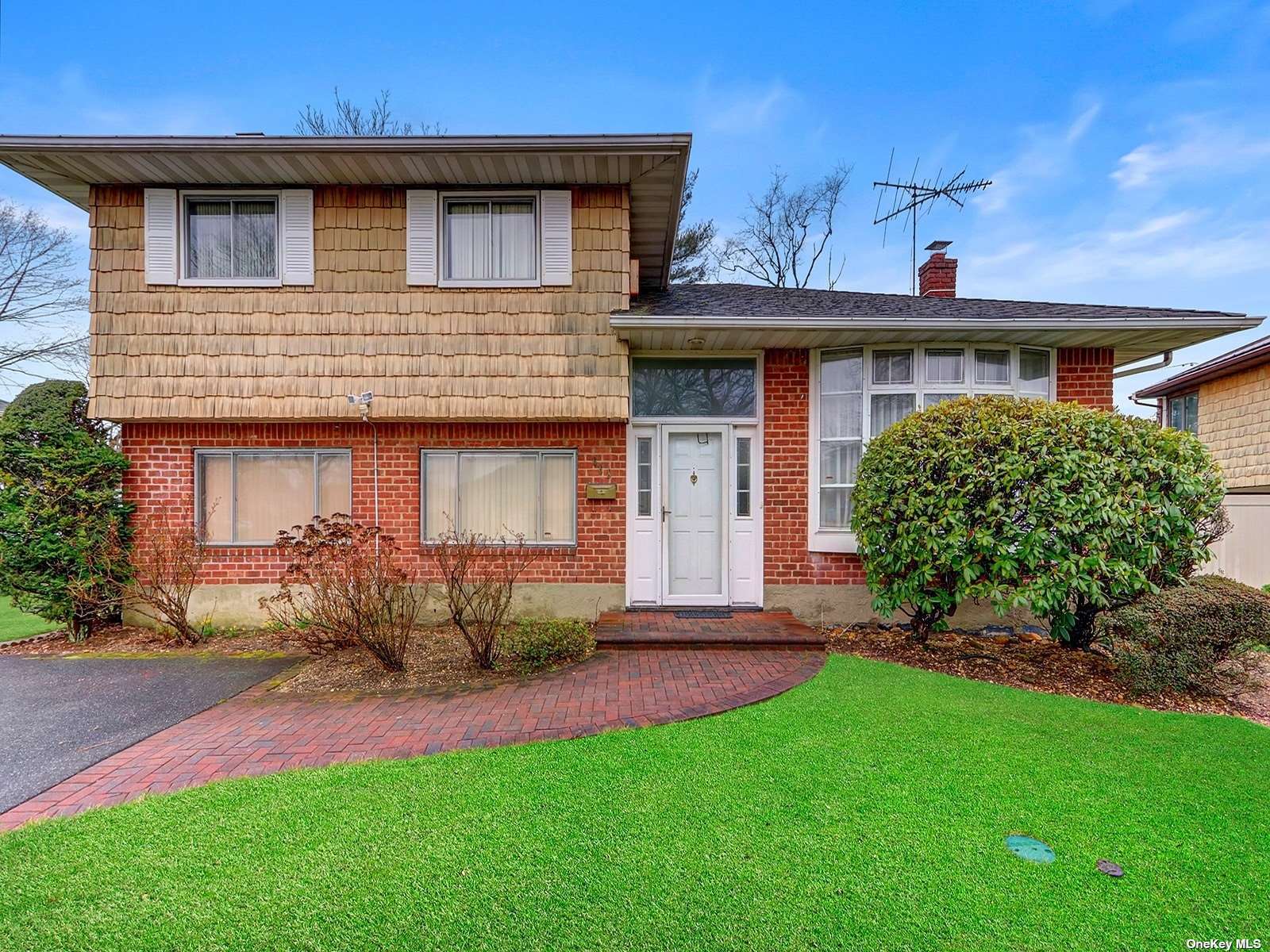 668 Carlisle Rd, Jericho, NY 11753 MLS 3388329 Coldwell Banker