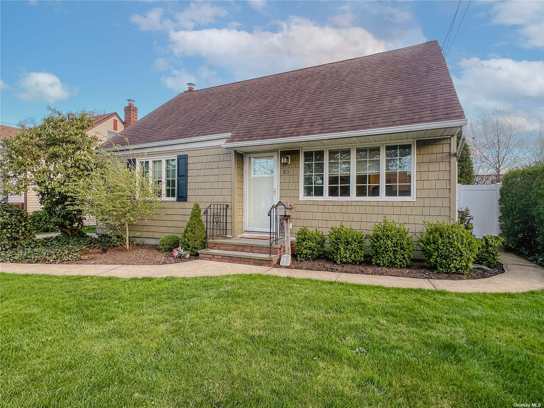 35 Audrey Ave, Plainview, NY 11803 MLS 3395895 Coldwell Banker