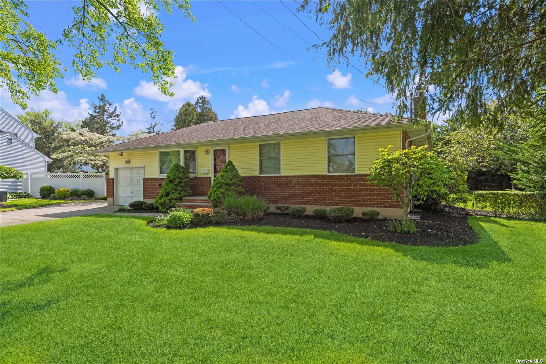 9 Diellen Ct, Commack, NY 11725 MLS 3399727 Coldwell Banker