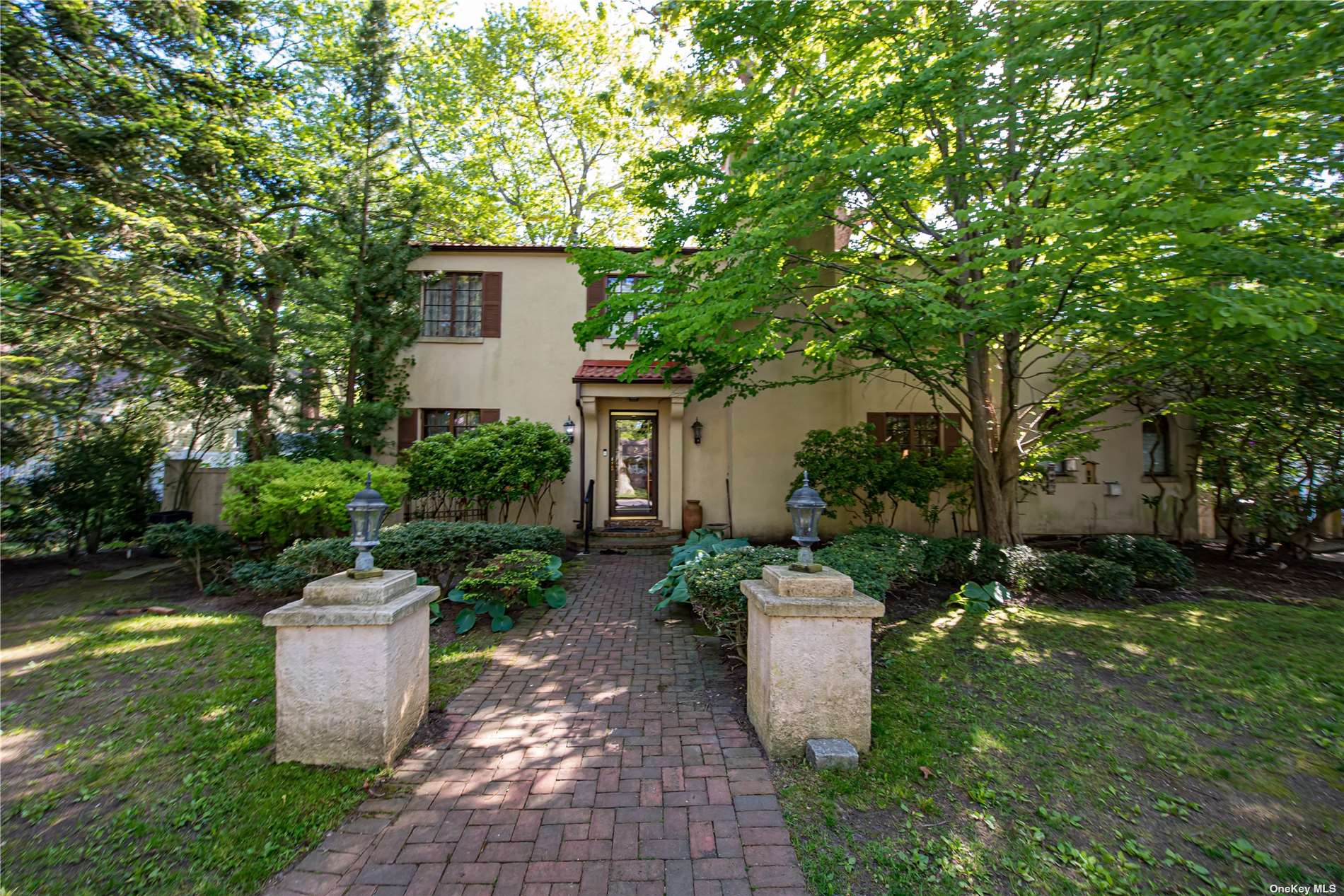 32 Woodlawn Ave, Oakdale, NY 11769 MLS 3402183 Coldwell Banker