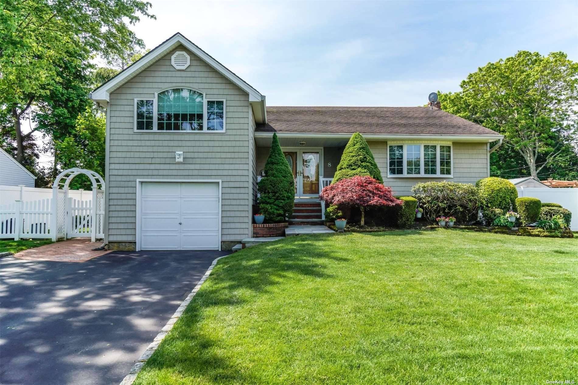 8 Primrose Ln, Kings Park, NY 11754 MLS 3402483 Coldwell Banker