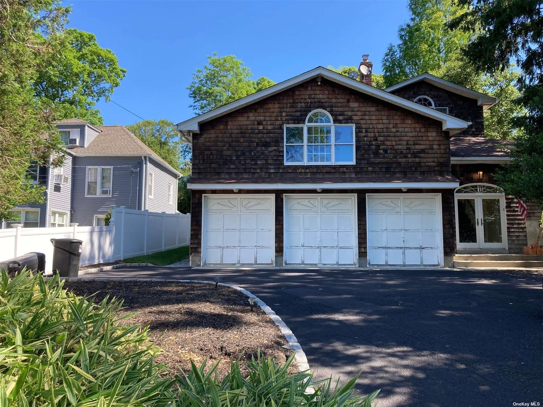 20 Maryland St, Dix Hills, NY 11746 MLS 3405520 Coldwell Banker