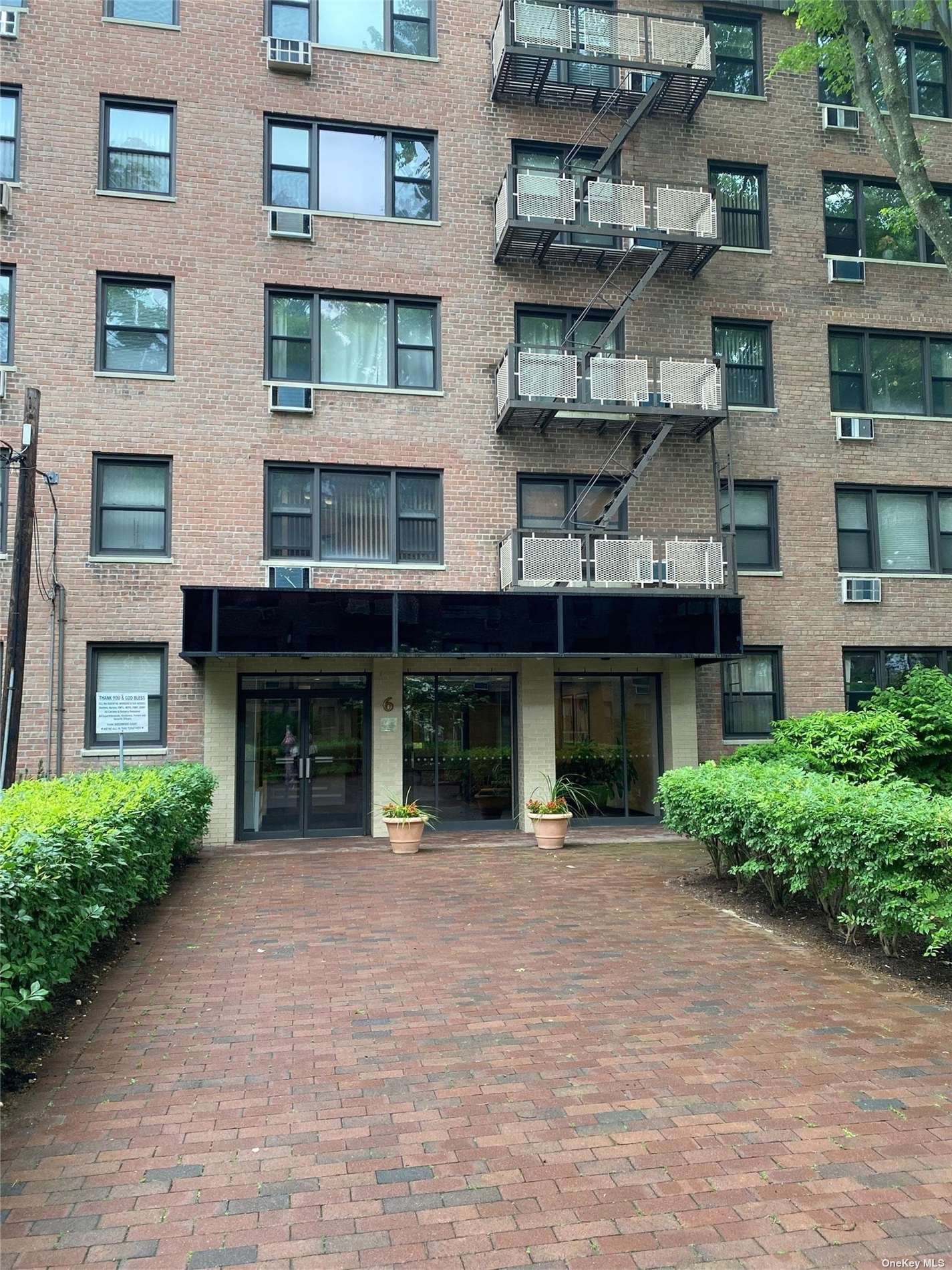 6 Birchwood Ct 3A, Mineola, NY 11501 MLS 3407527 Coldwell Banker