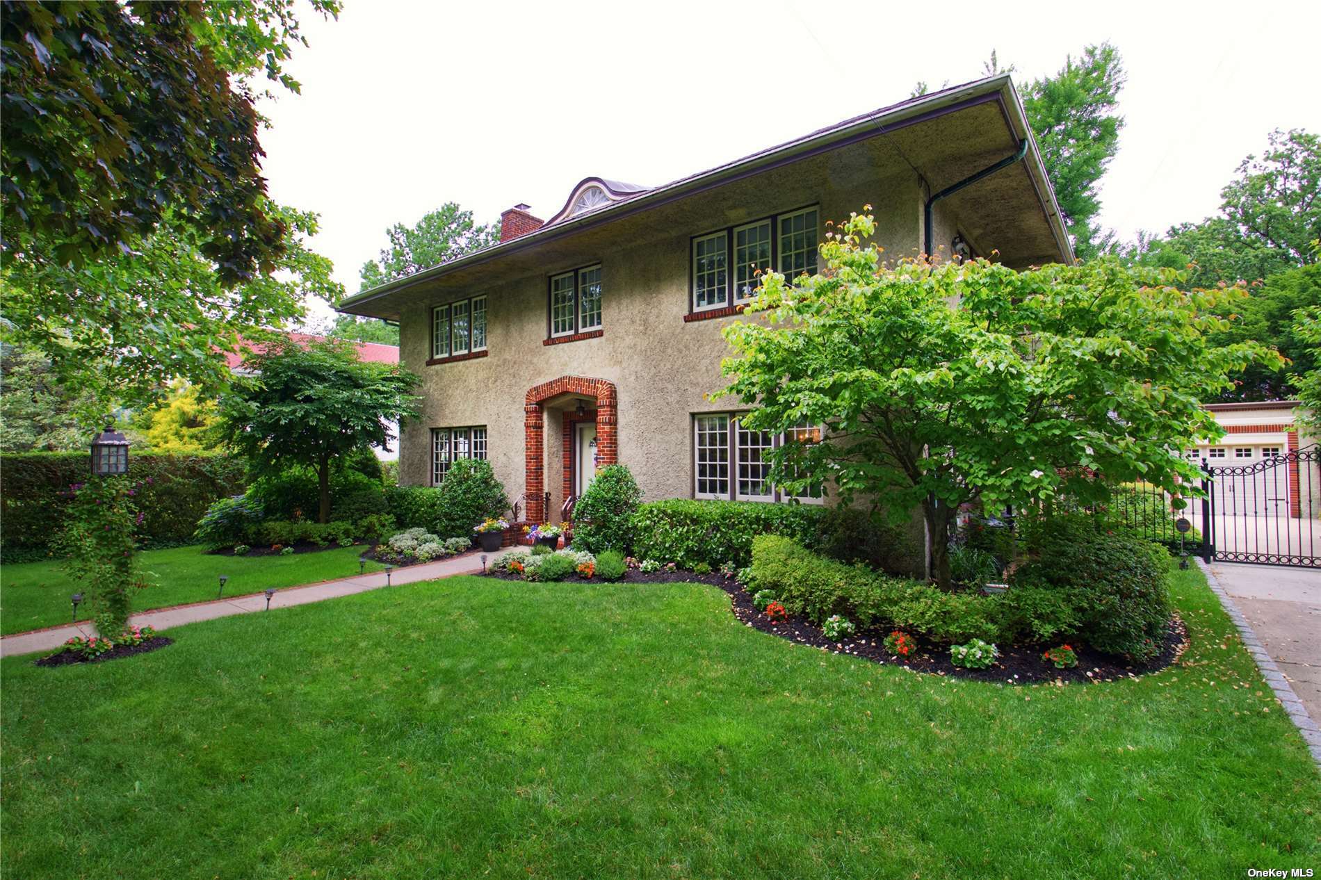 111 Hollywood Ave, Douglaston, NY 11363 MLS L3411563 Coldwell Banker