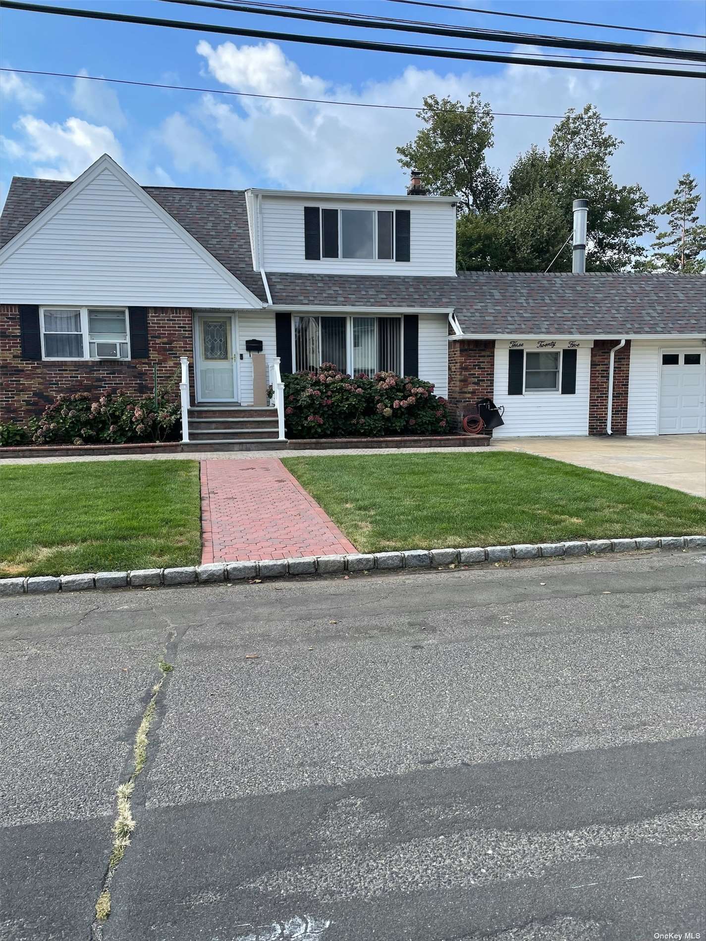 325 43rd St, Lindenhurst, NY 11757 MLS 3426713 Coldwell Banker