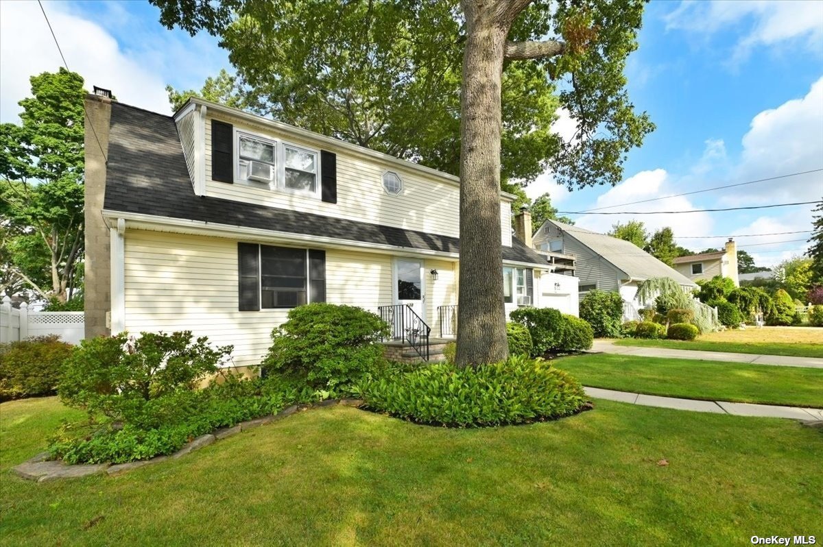 238 Pacific St, Massapequa Park, NY 11762 MLS 3426991 Coldwell Banker