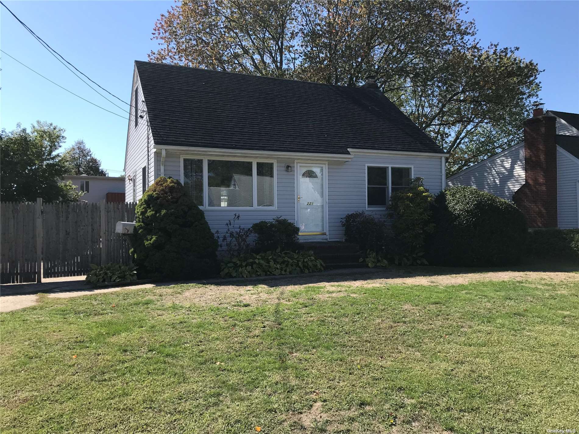 221 36th St, Lindenhurst, NY 11757 MLS 3436272 Coldwell Banker