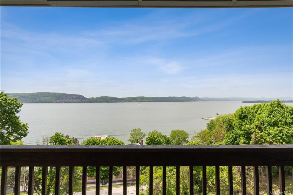 33 Hudson Point Ln, Ossining, NY 10562 MLS H6040234 Coldwell Banker