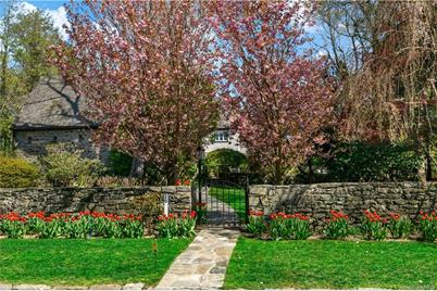 20 Kensington Road, Scarsdale, NY 10583 - Photo 1