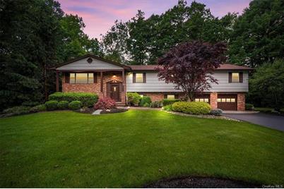 3 Hampshire Court, West Nyack, NY 10994 - Photo 1