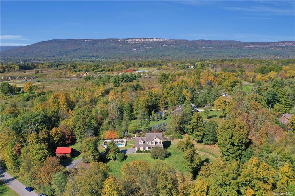 35 Tuthilltown Rd, Gardiner, NY 12525 MLS H6220804 Coldwell Banker