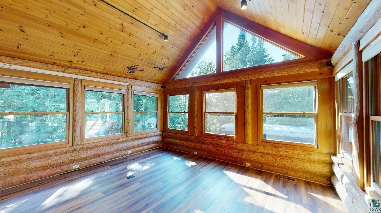 501 E 3rd Ave, Lutsen, MN 55604
