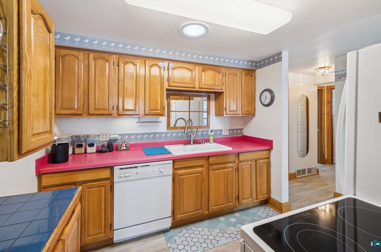 2727 Lake Shore Dr, Lac Du Flambeau Reservation WI  54806-2426 exterior
