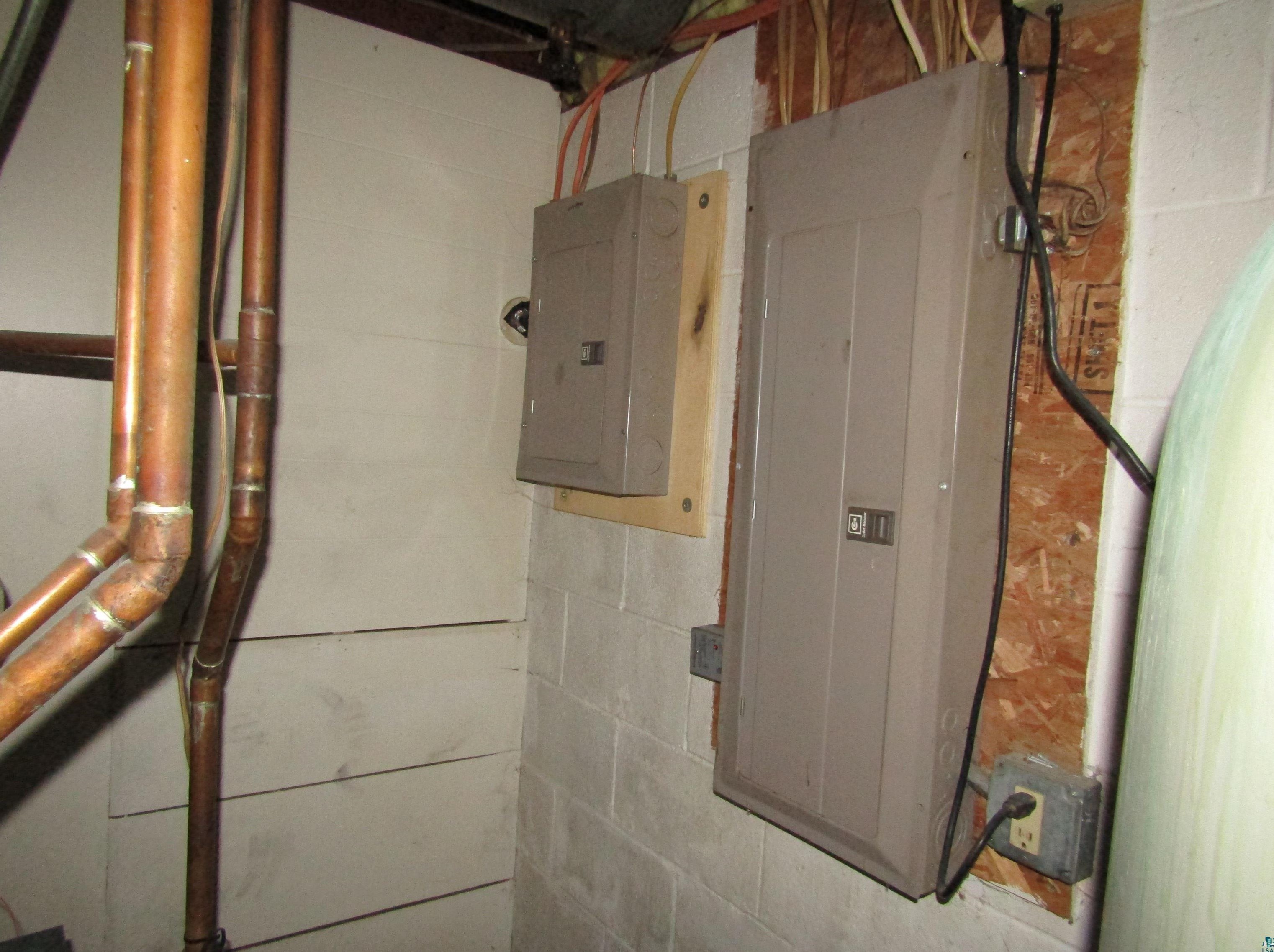 1543 Hwy 1, Ely MN 55731-8211 exterior