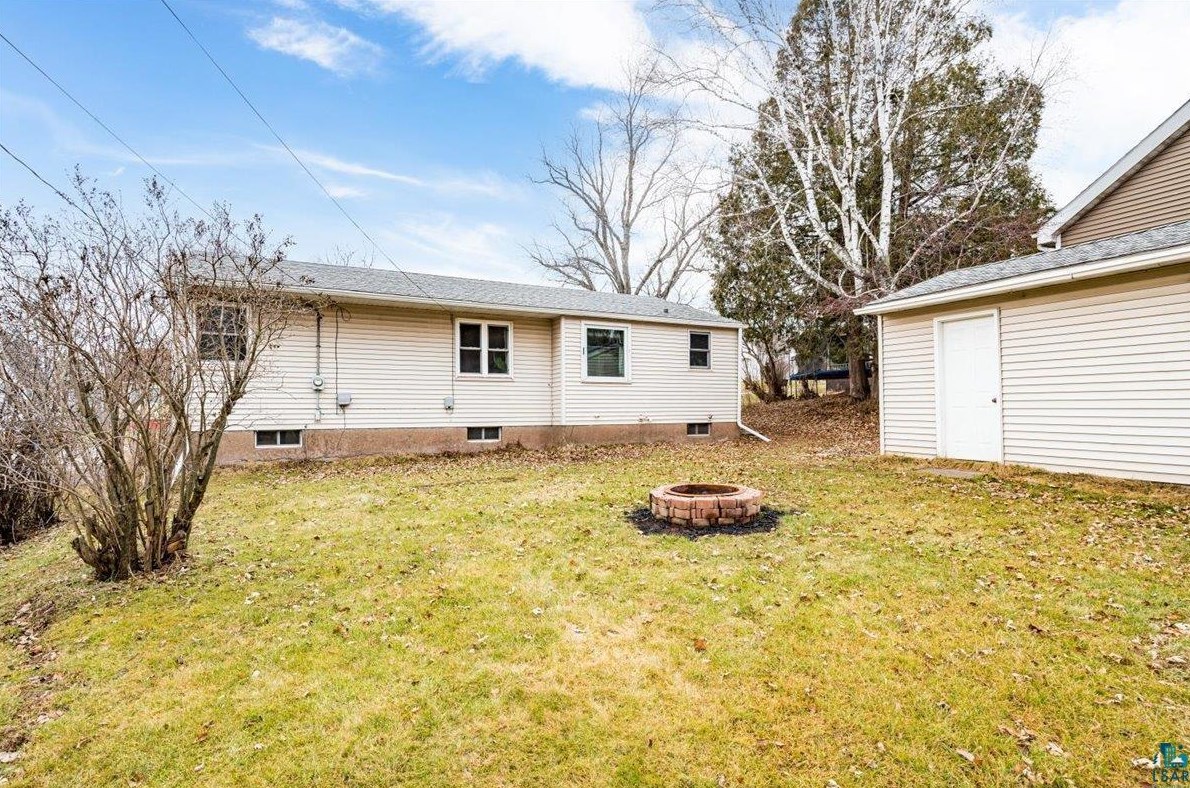 426 76th Ave, Duluth MN  55807-1709 exterior