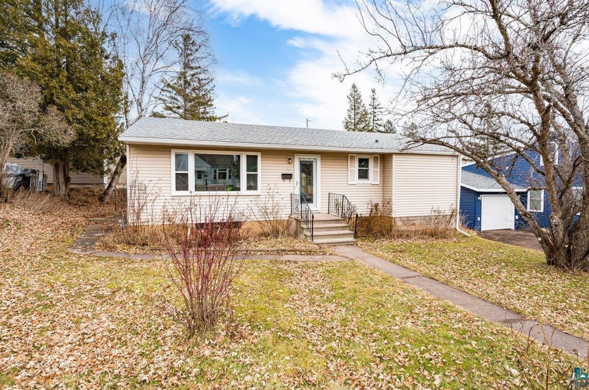 426 76th Ave, Duluth MN  55807-1709 exterior