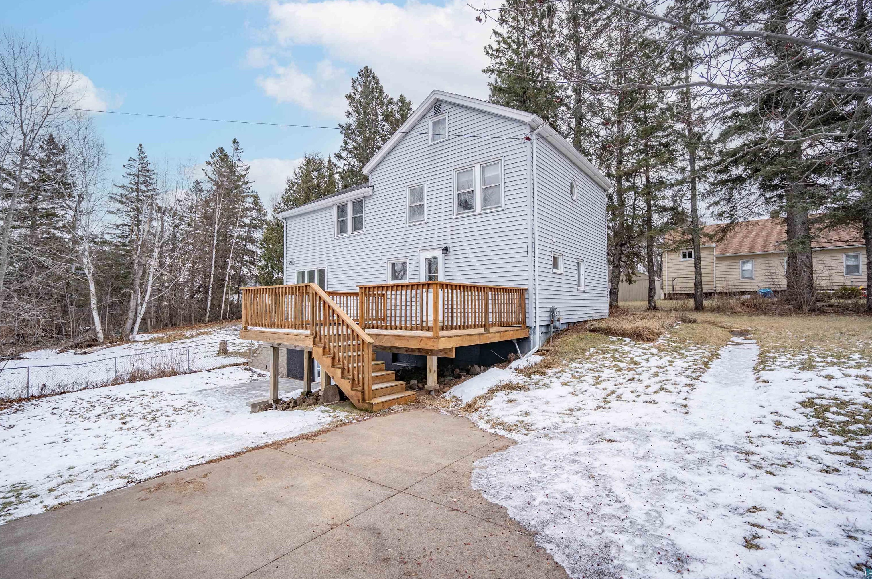 3810 Decker Rd, Duluth MN  55811-3828 exterior