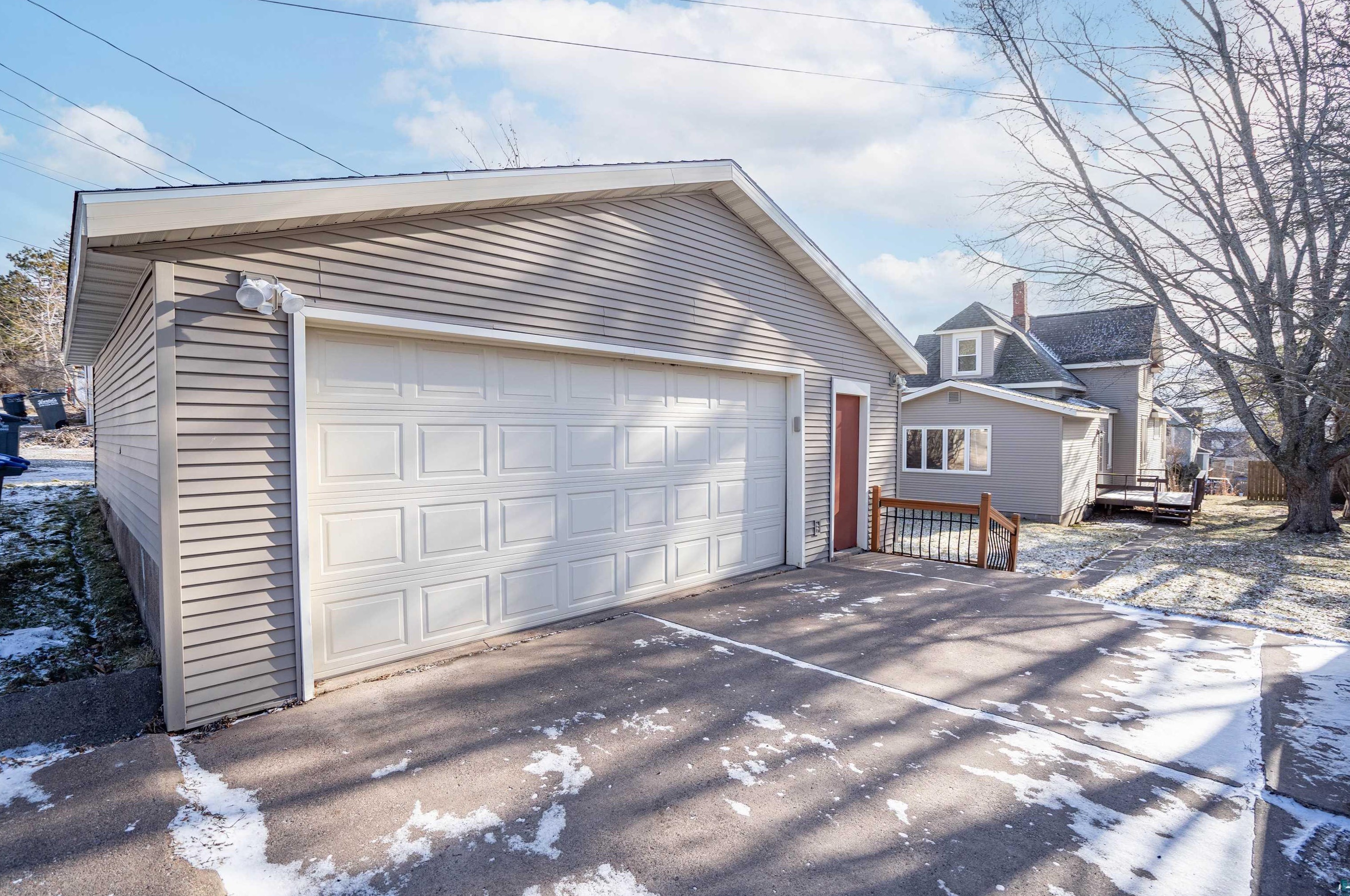1607 5th St, Duluth MN  55812-1204 exterior