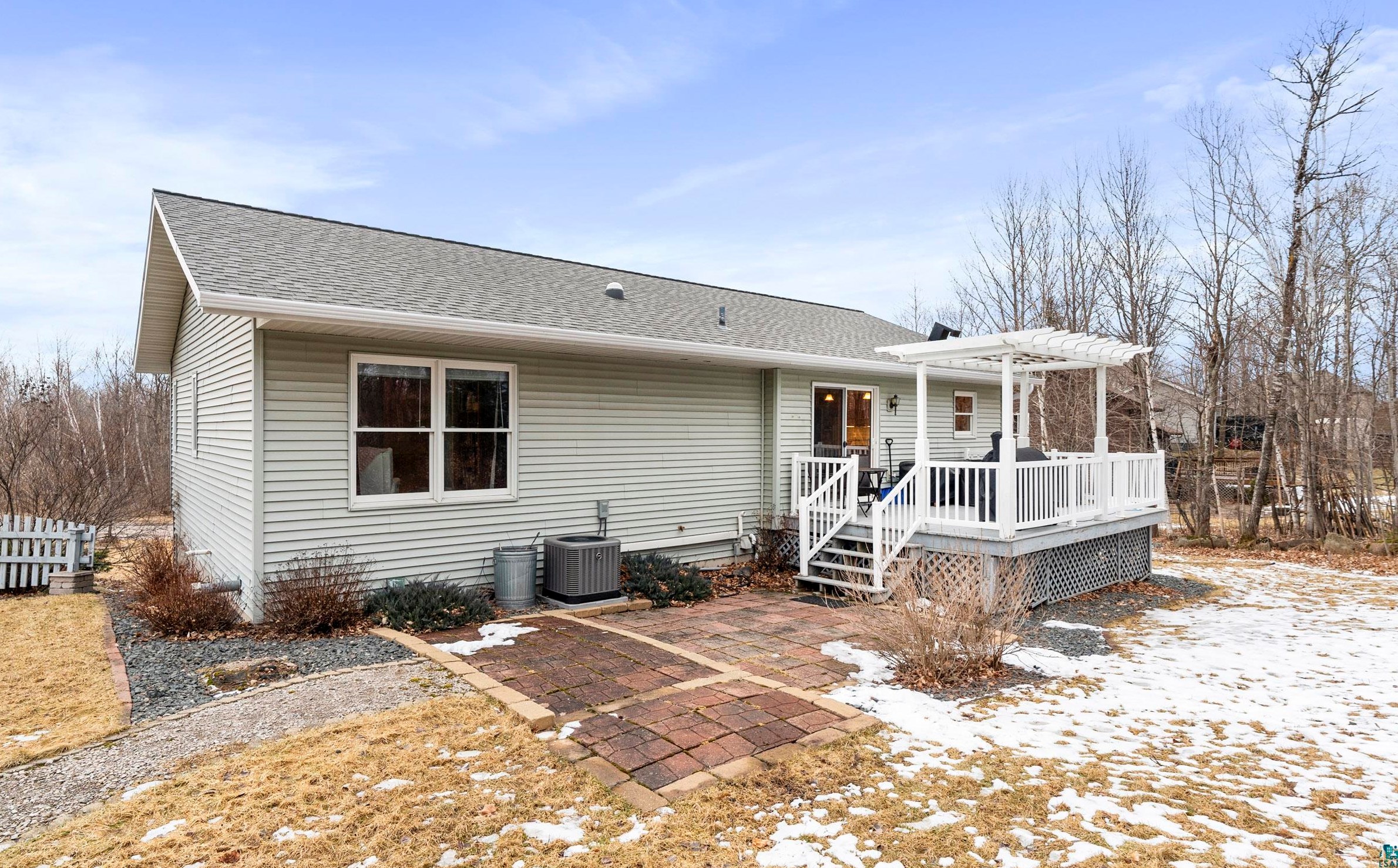 2311 Portage Dr, Duluth MN  55811-5802 exterior