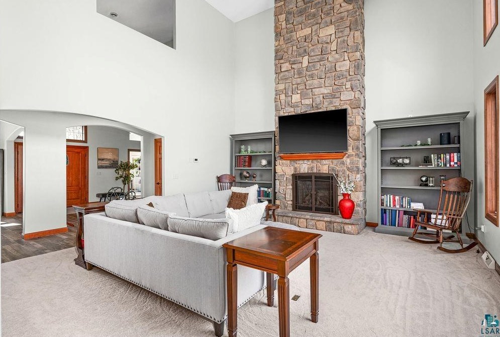 5386 Roosevelt Dr, Duluth MN  55811-3678 exterior