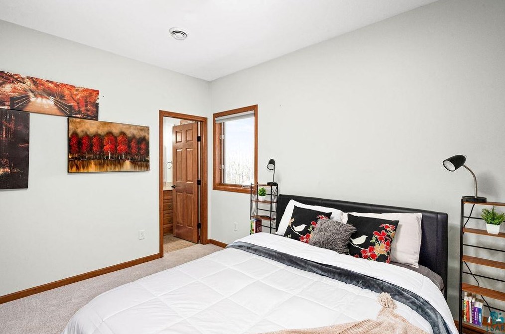 5386 Roosevelt Dr, Duluth MN  55811-3678 exterior