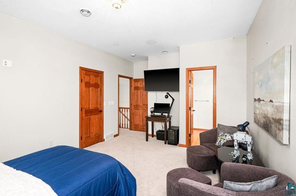 5386 Roosevelt Dr, Duluth MN  55811-3678 exterior