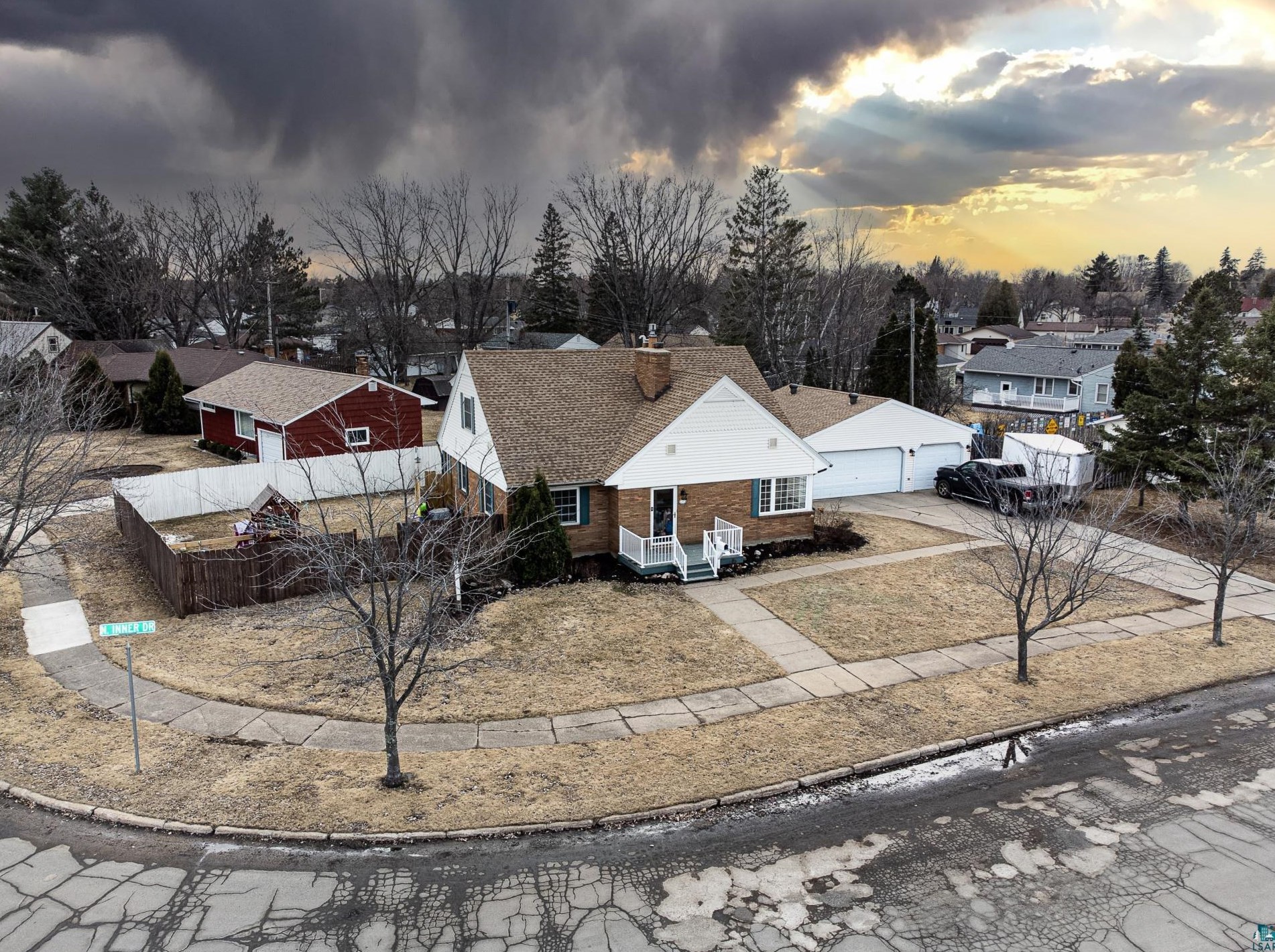 210 Inner Dr, Hibbing MN  55746-2647 exterior