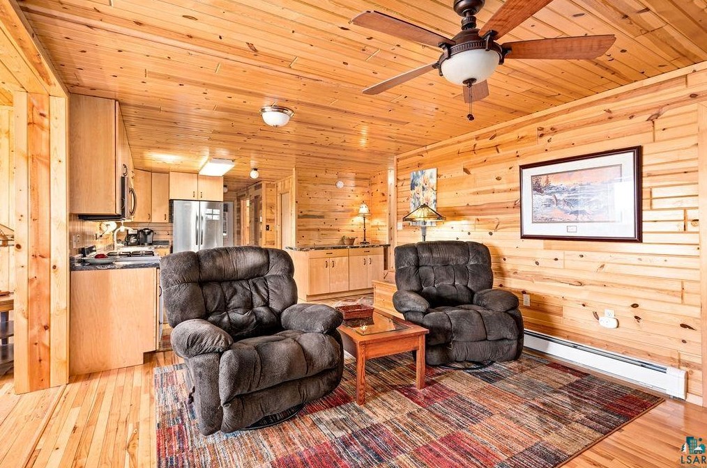 2619 Cedar Wolf Trl, Two Harbors MN  55616-4012 exterior