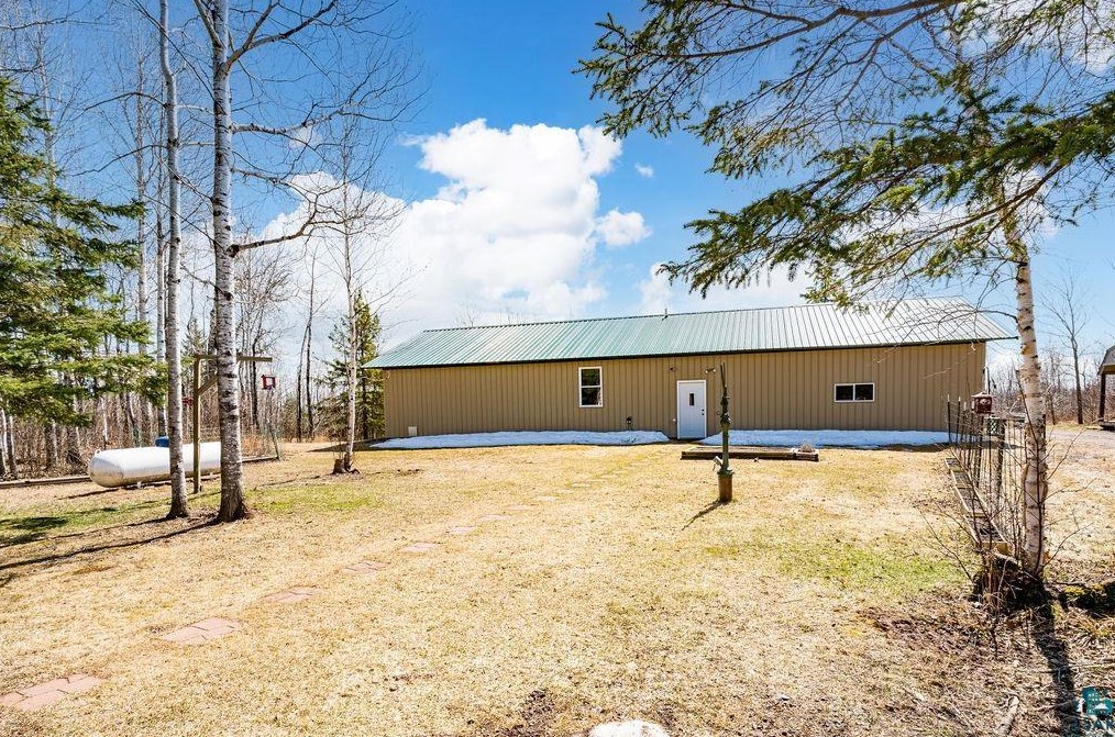 2619 Cedar Wolf Trl, Two Harbors MN  55616-4012 exterior