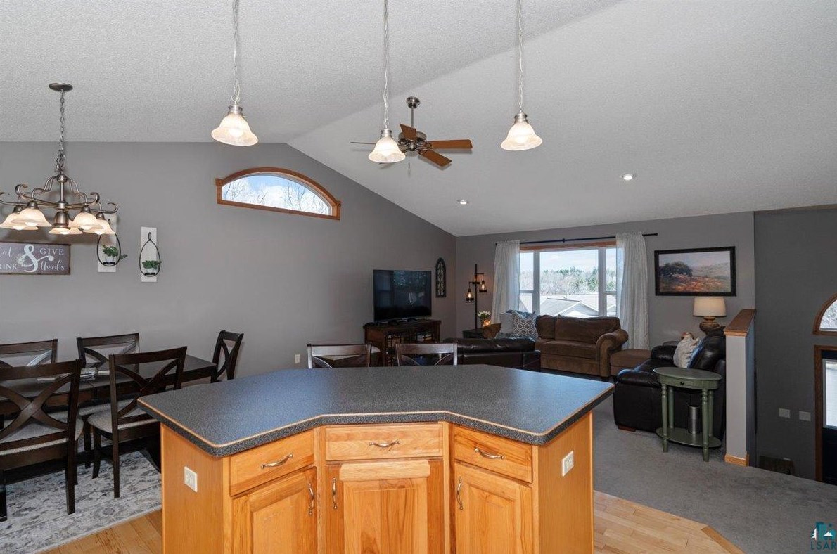 425 Clark Ct, Duluth MN 55811-5001 exterior