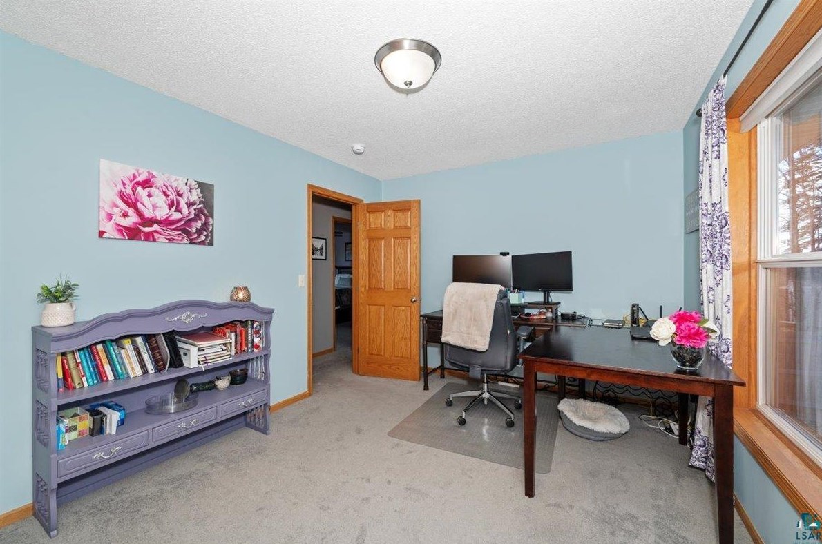 425 Clark Ct, Duluth MN 55811-5001 exterior