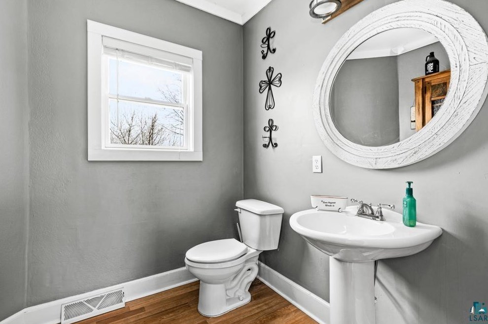 3707 Midway Rd, Duluth MN  55810-8020 exterior