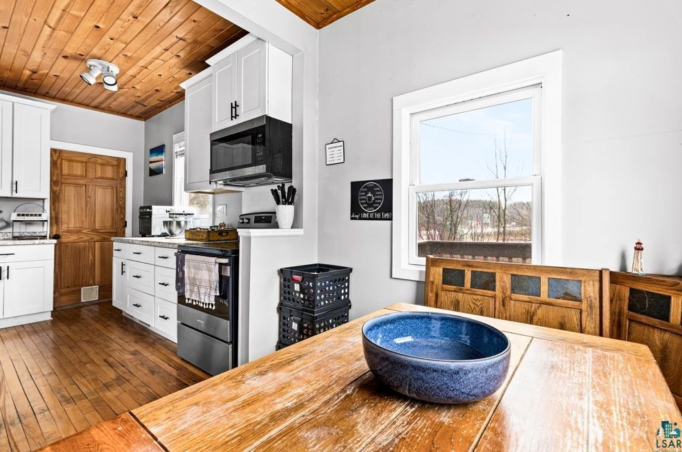 3707 Midway Rd, Duluth MN  55810-8020 exterior