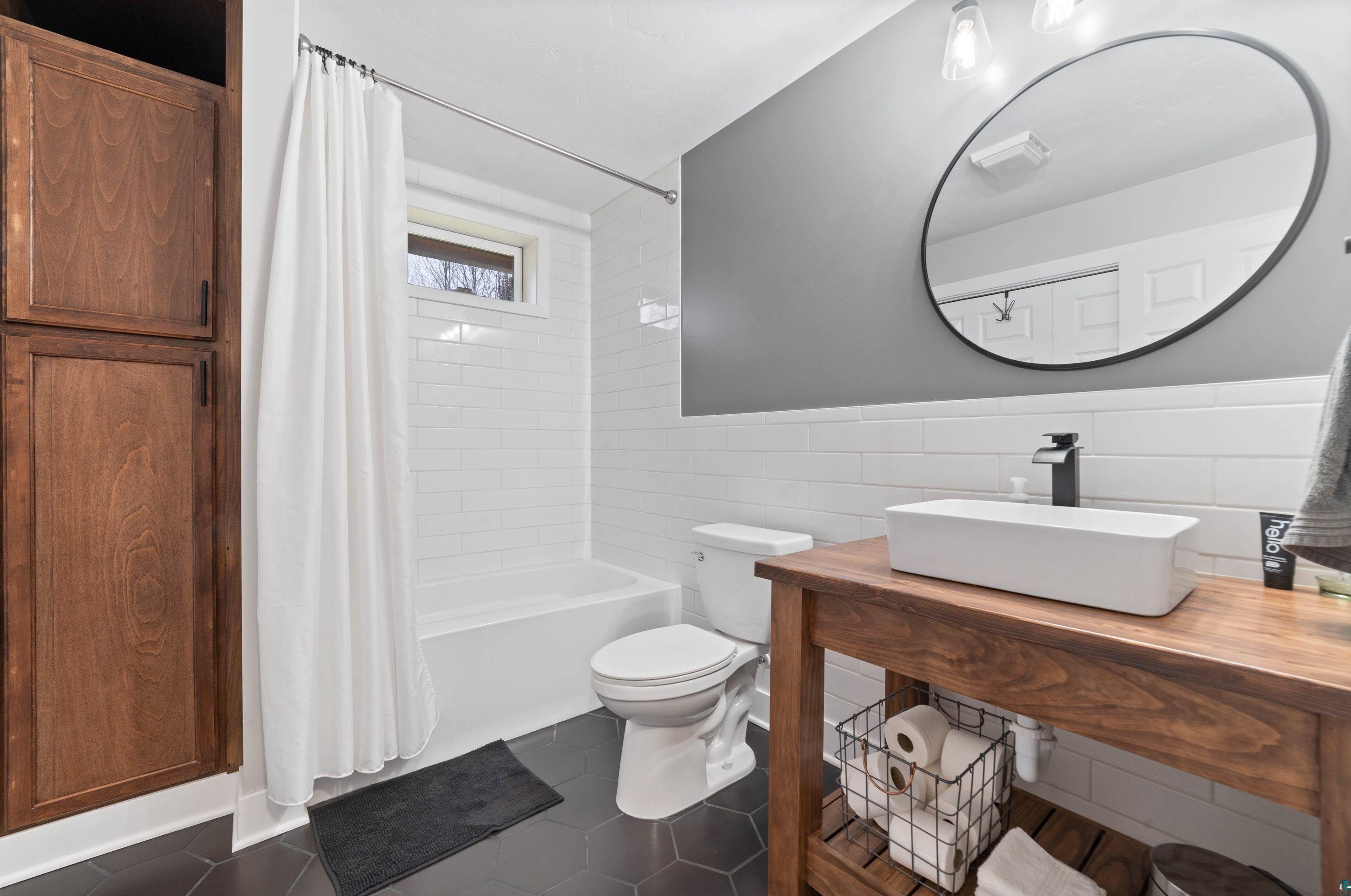 5270 Wilderness Trl, Duluth MN  exterior