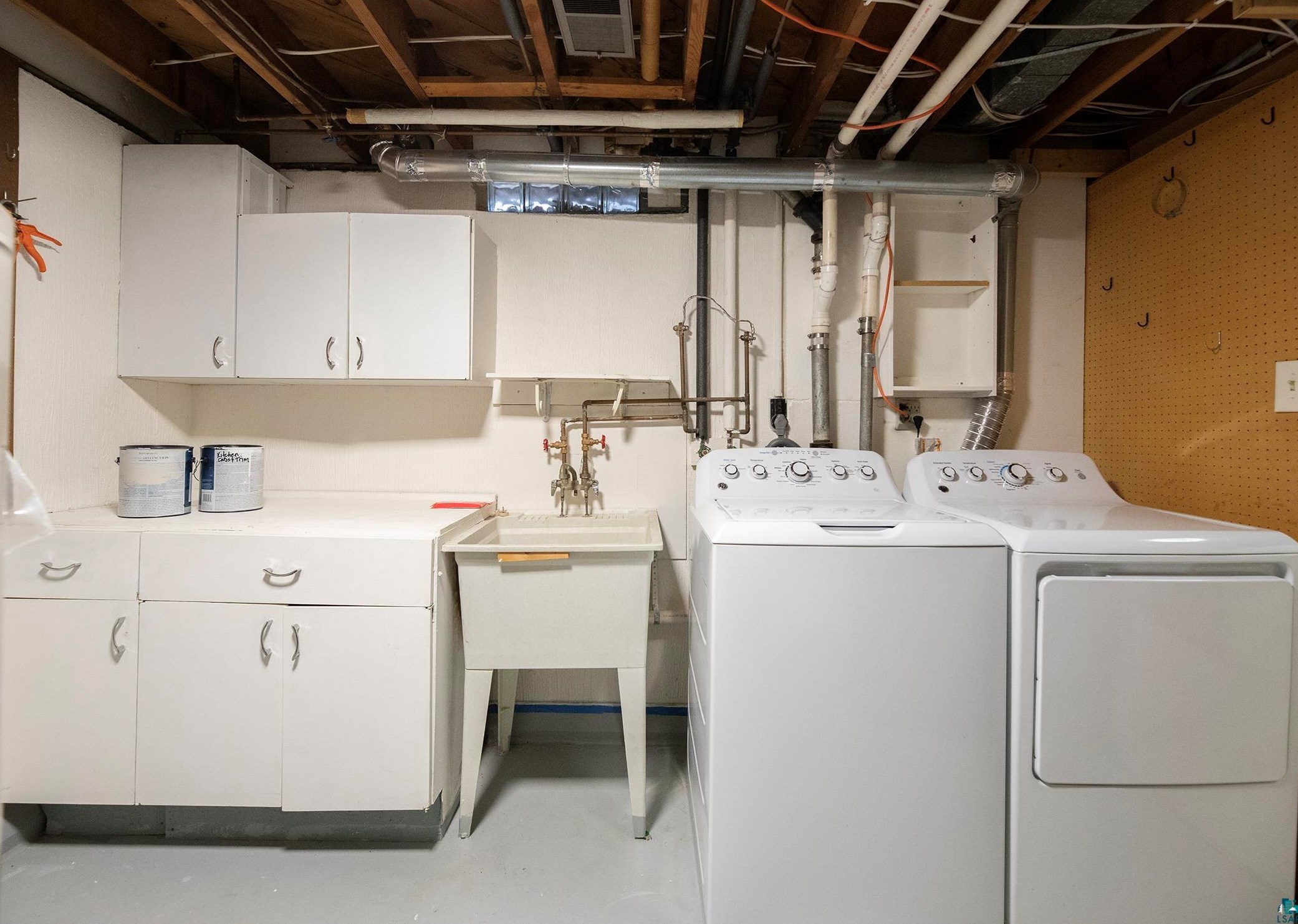 615 Selfridge Dr, Duluth MN  55811-5937 exterior