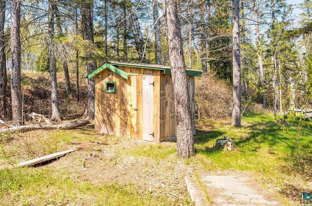 5868 Shr Dr, Duluth MN 55804-9655 exterior