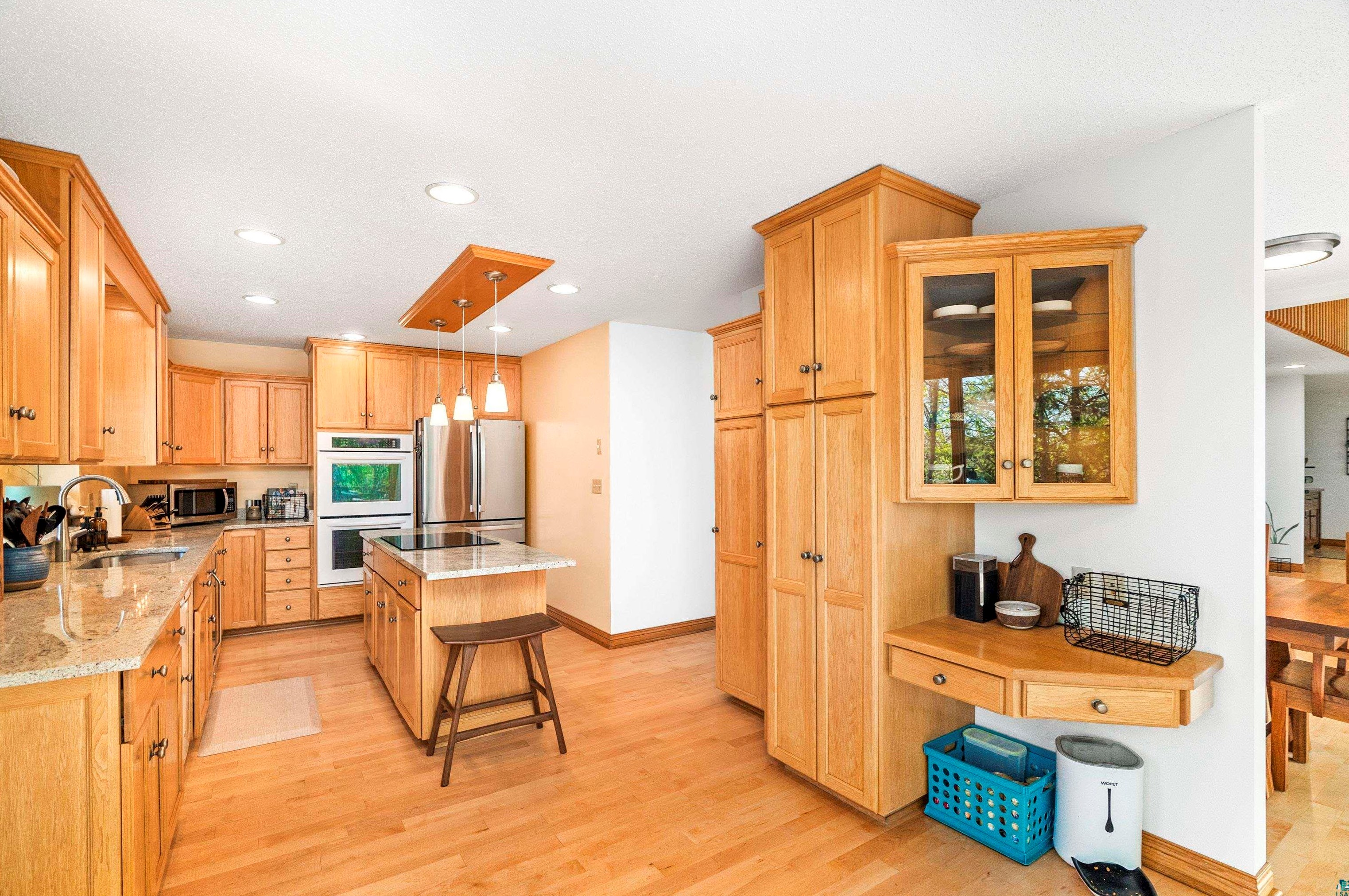 808 Ridgewood Rd, Duluth MN 55804-1733 exterior