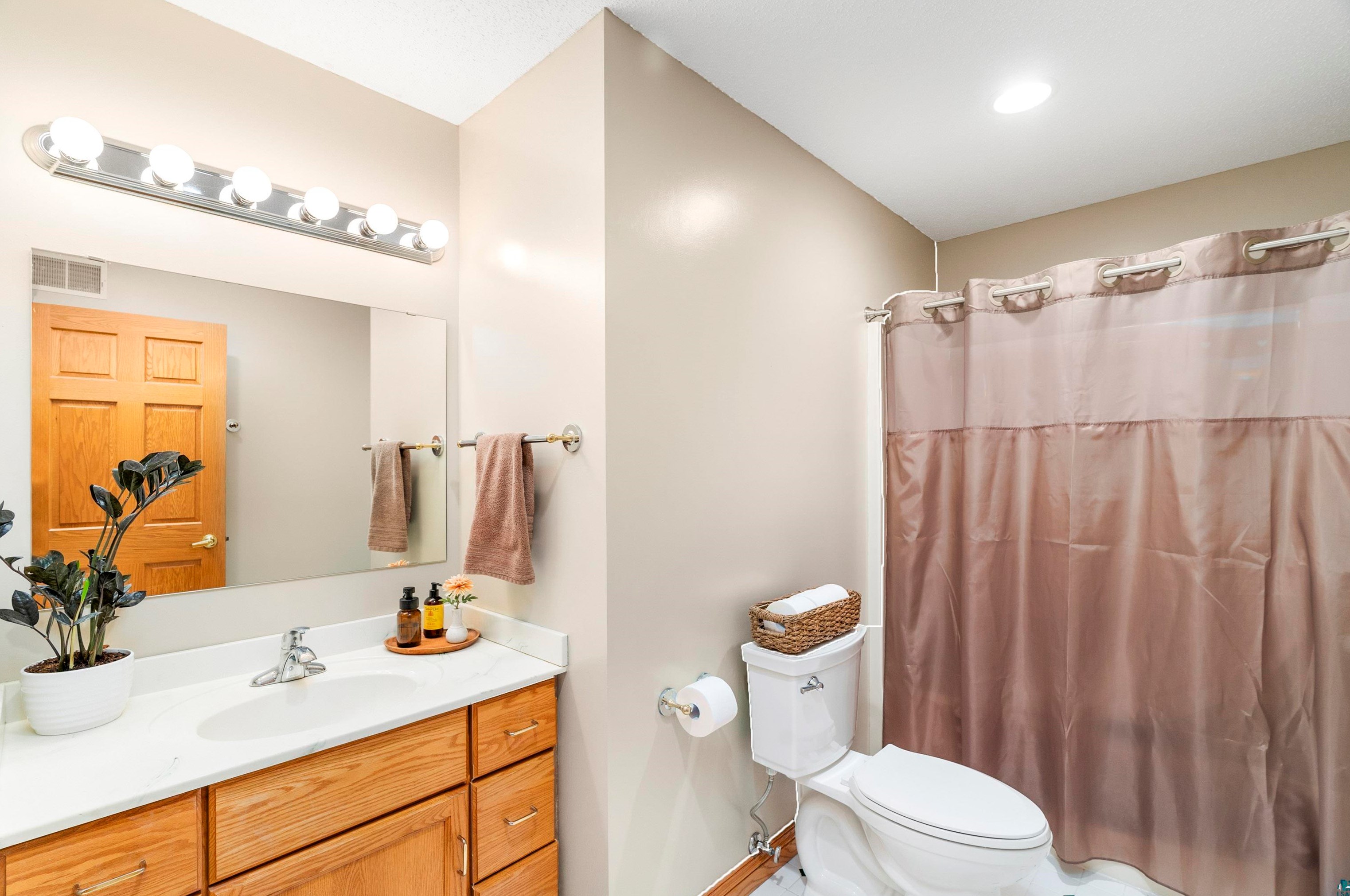 808 Ridgewood Rd, Duluth MN 55804-1733 exterior