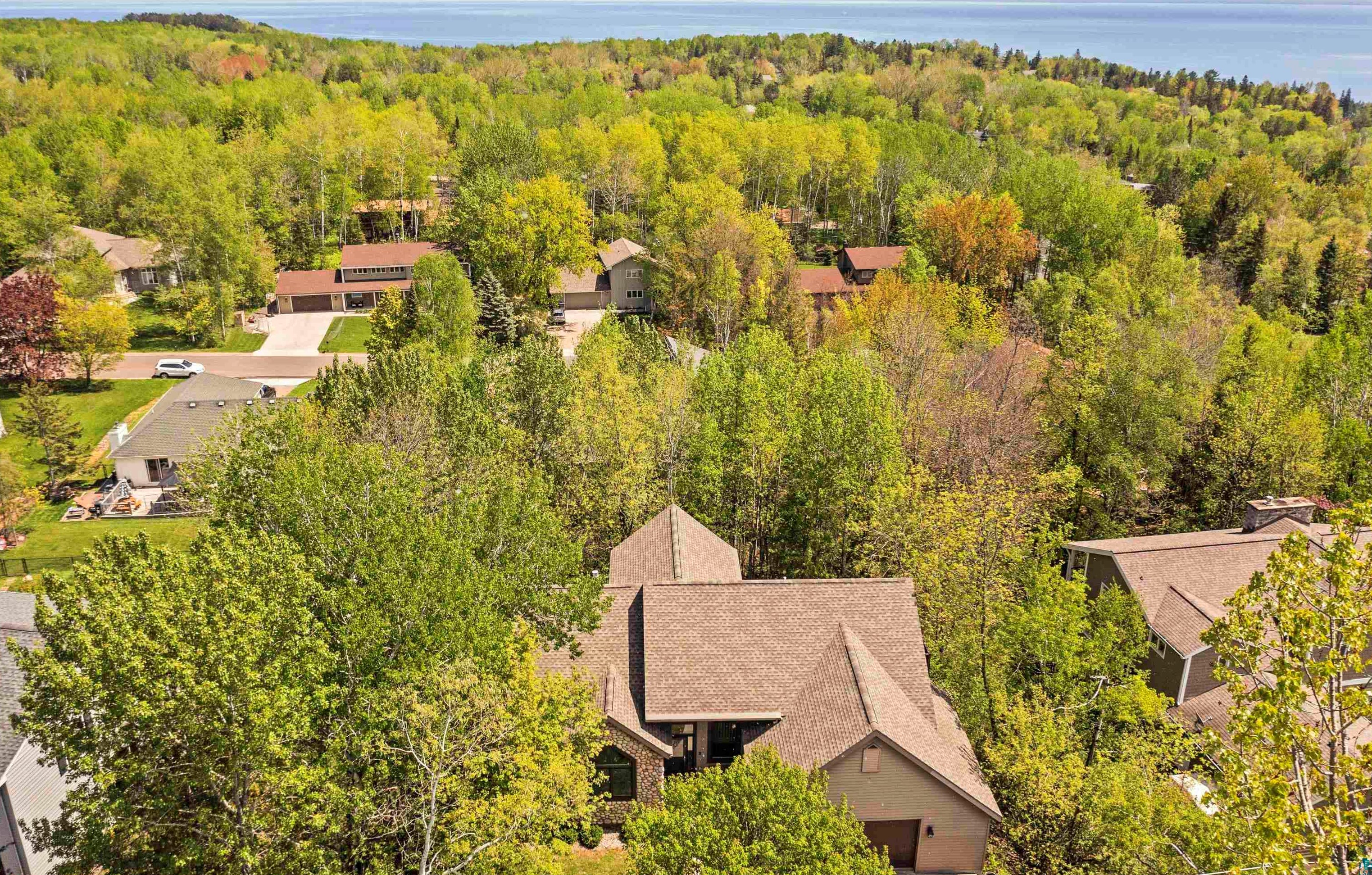 808 Ridgewood Rd, Duluth MN 55804-1733 exterior