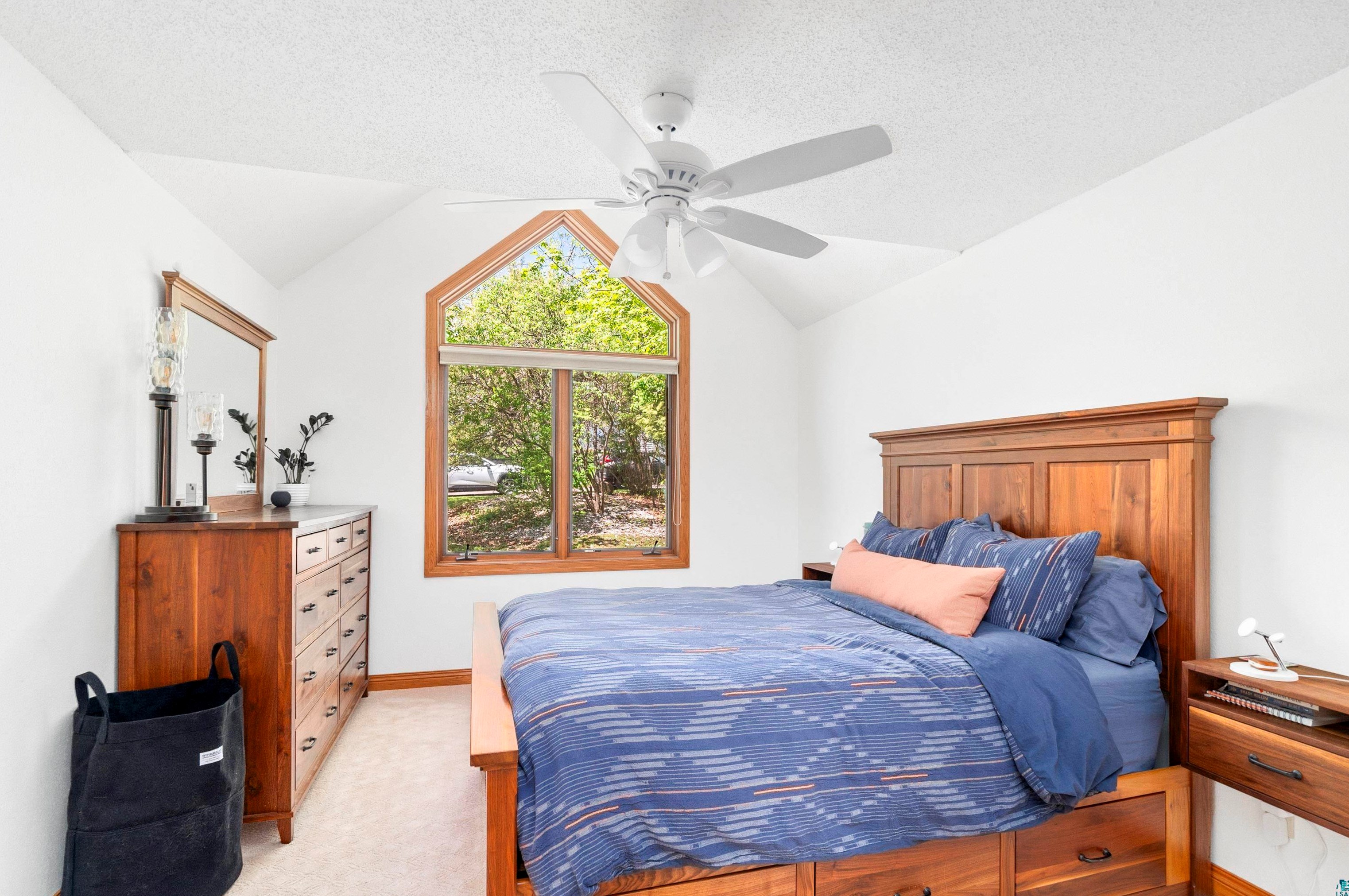 808 Ridgewood Rd, Duluth MN 55804-1733 exterior