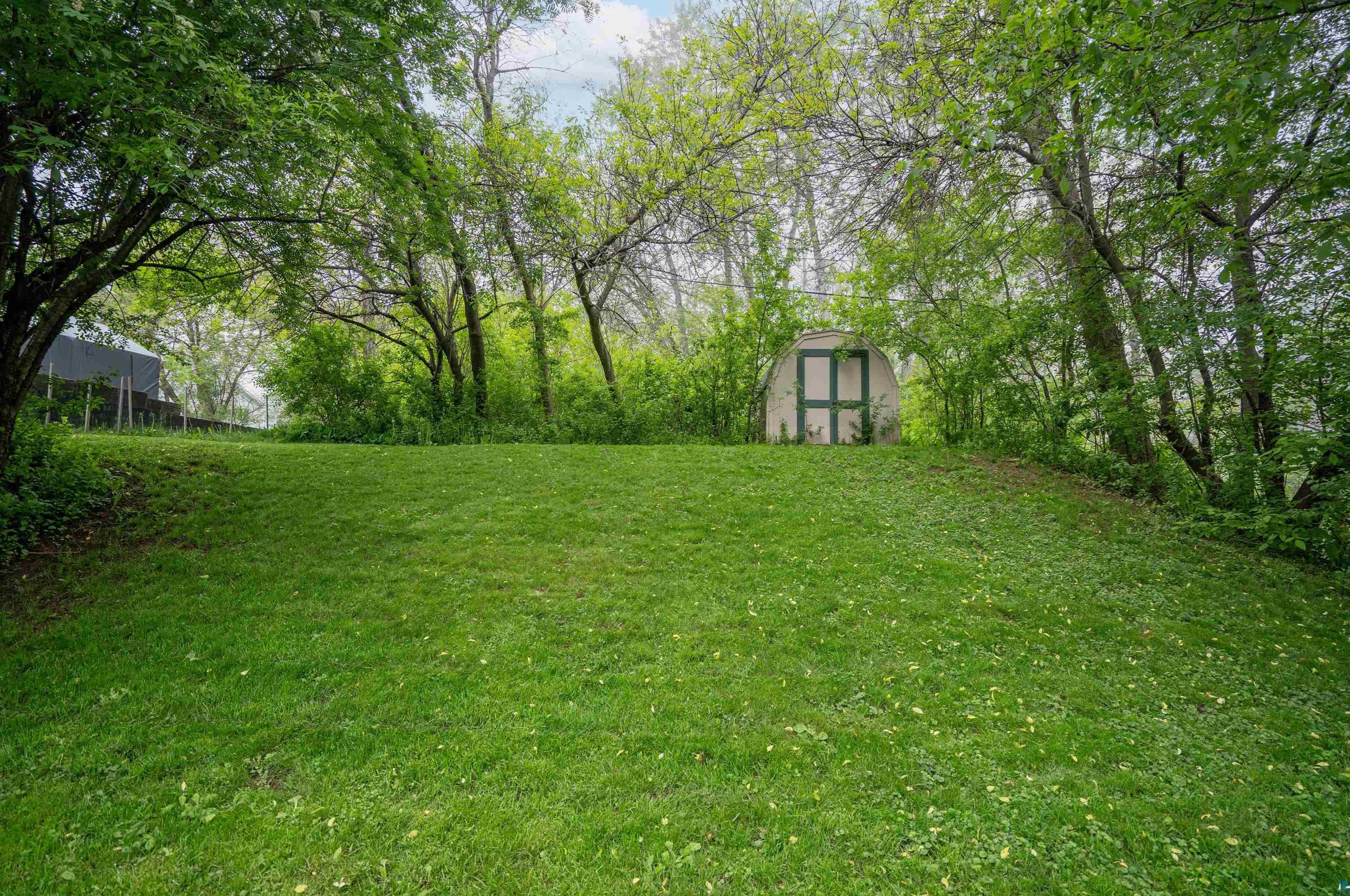 2509 15 St, Duluth MN 55806-1121 exterior