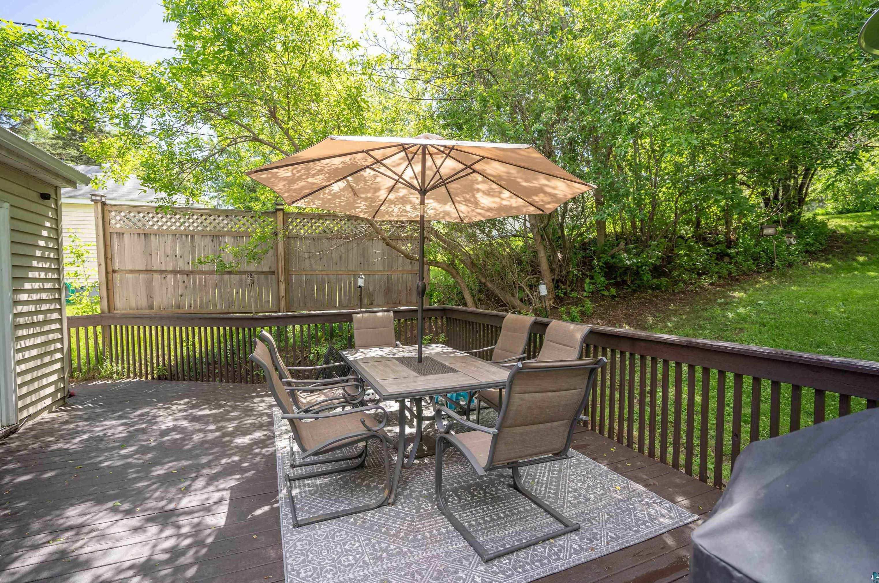 2509 15 St, Duluth MN 55806-1121 exterior