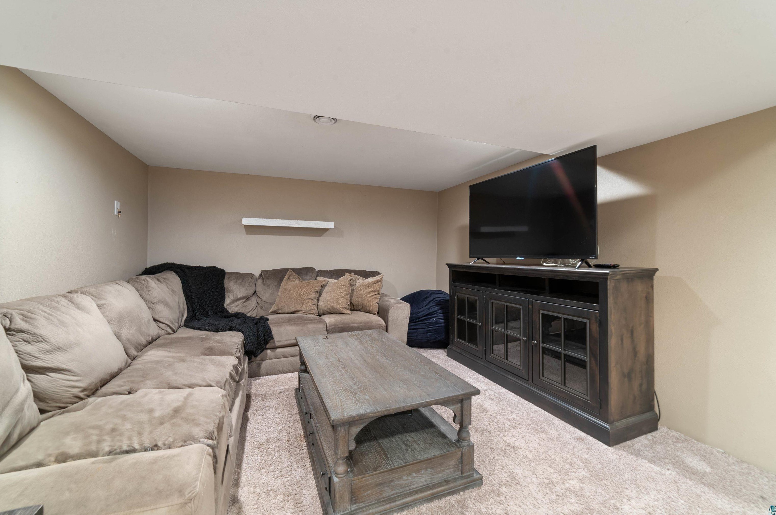 2509 15 St, Duluth MN 55806-1121 exterior