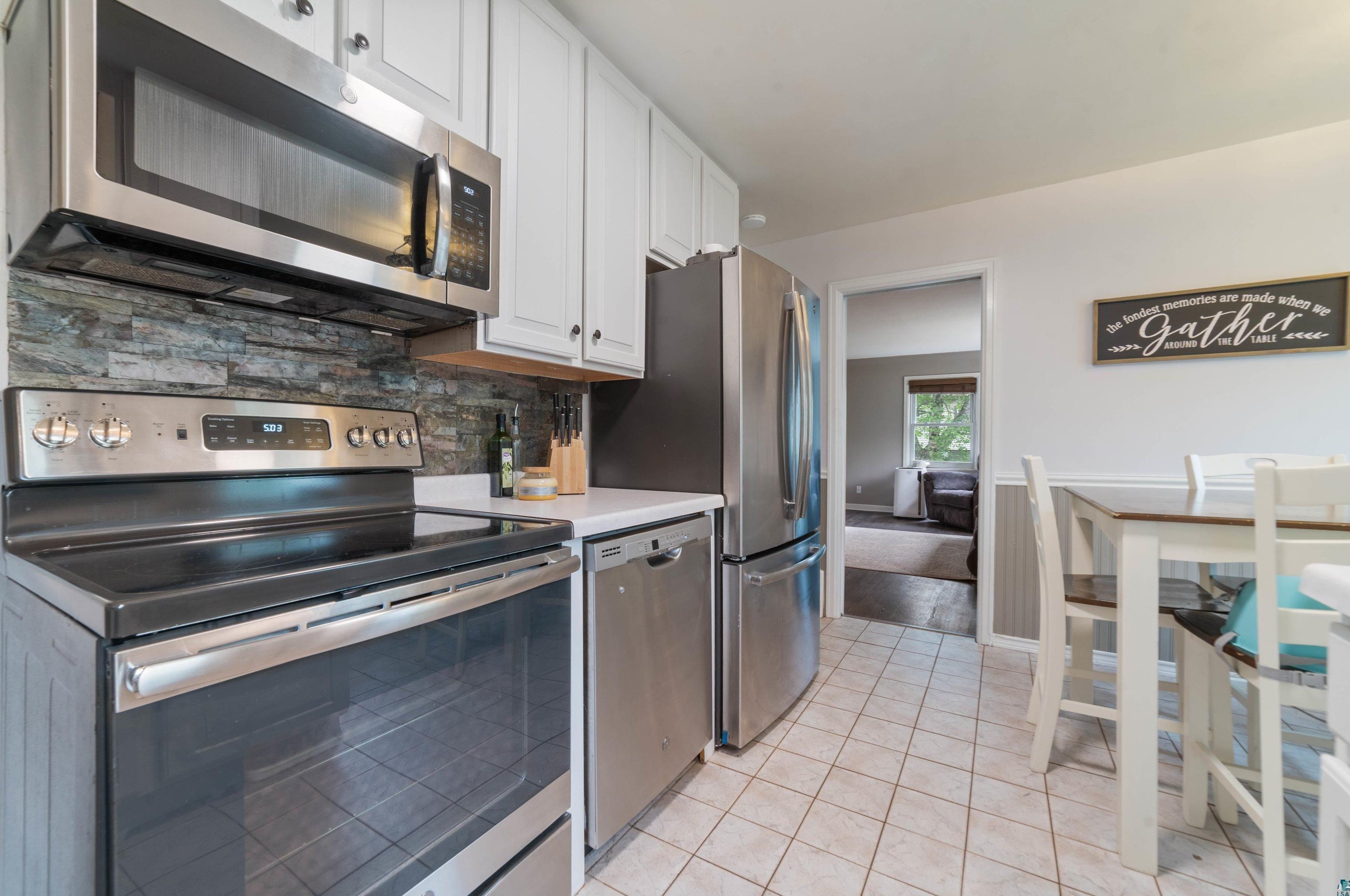 2509 15 St, Duluth MN 55806-1121 exterior