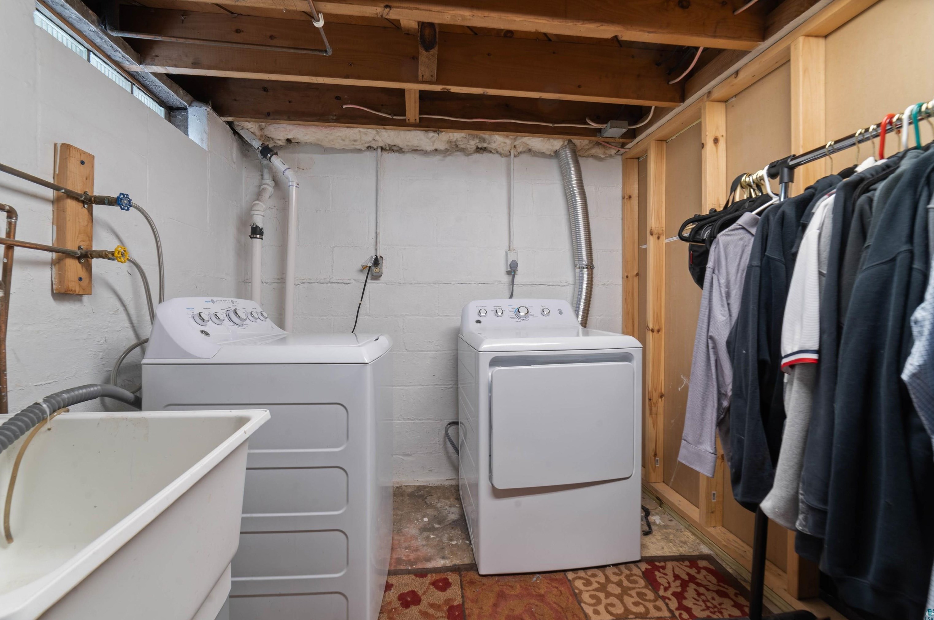 2509 15 St, Duluth MN 55806-1121 exterior