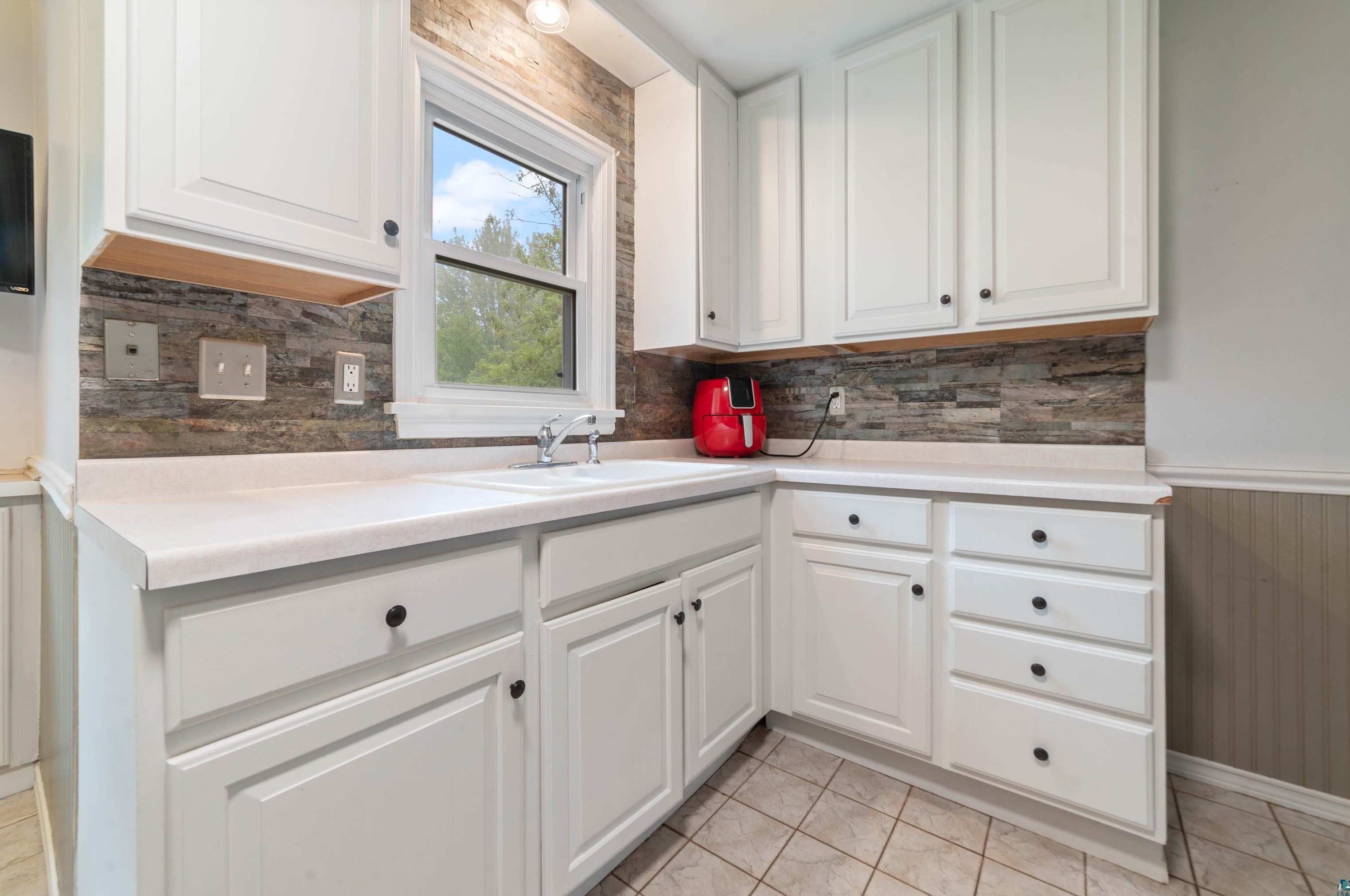 2509 15 St, Duluth MN 55806-1121 exterior