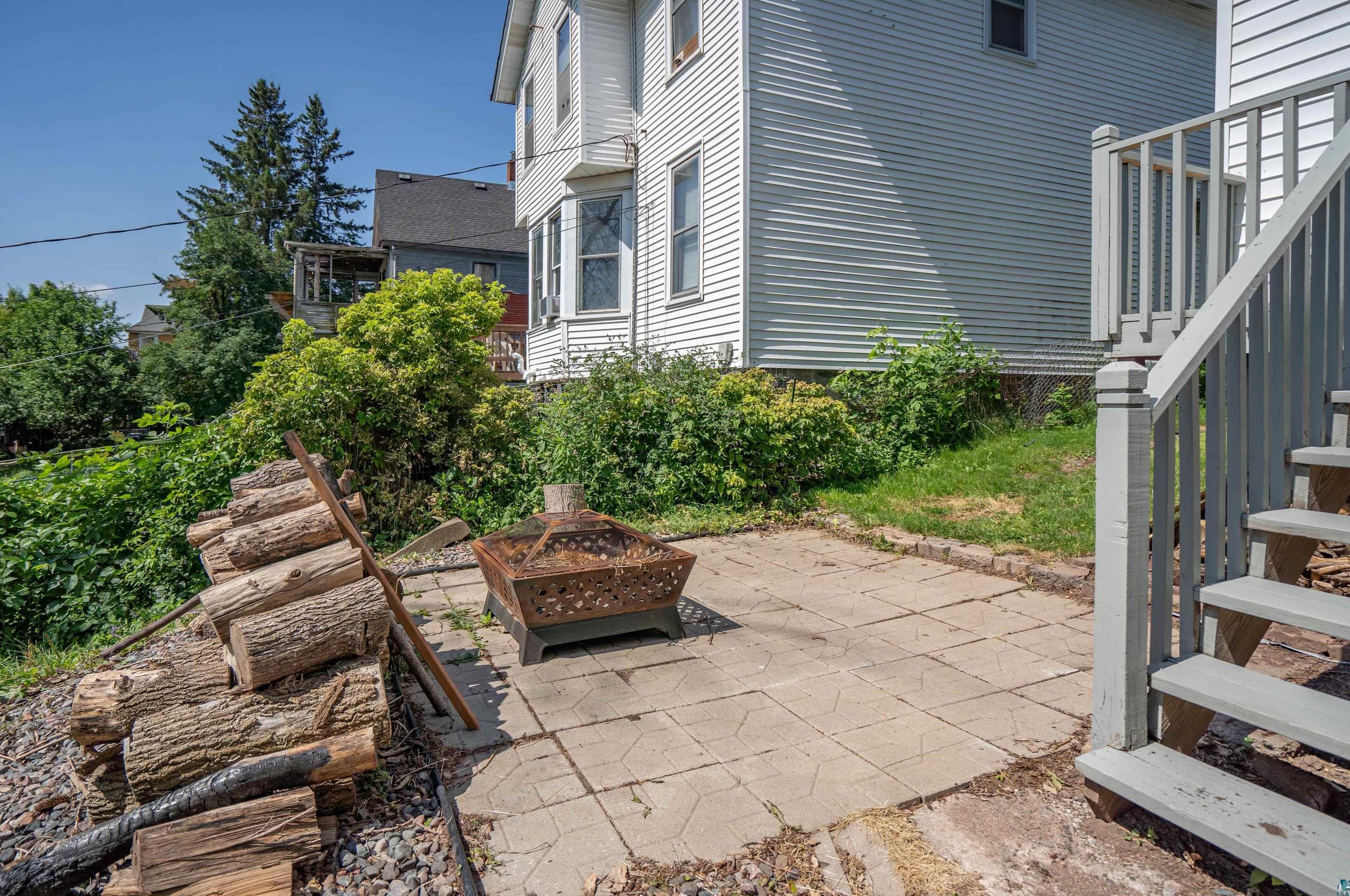 114 5th St, Duluth MN  55805-1714 exterior