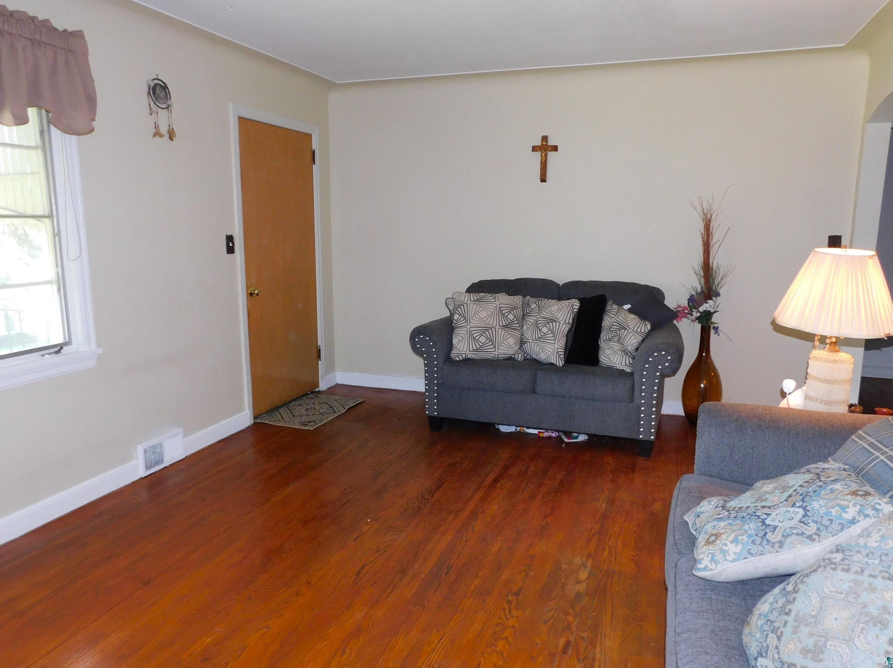 2215 5th St, Duluth MN  55806-1507 exterior