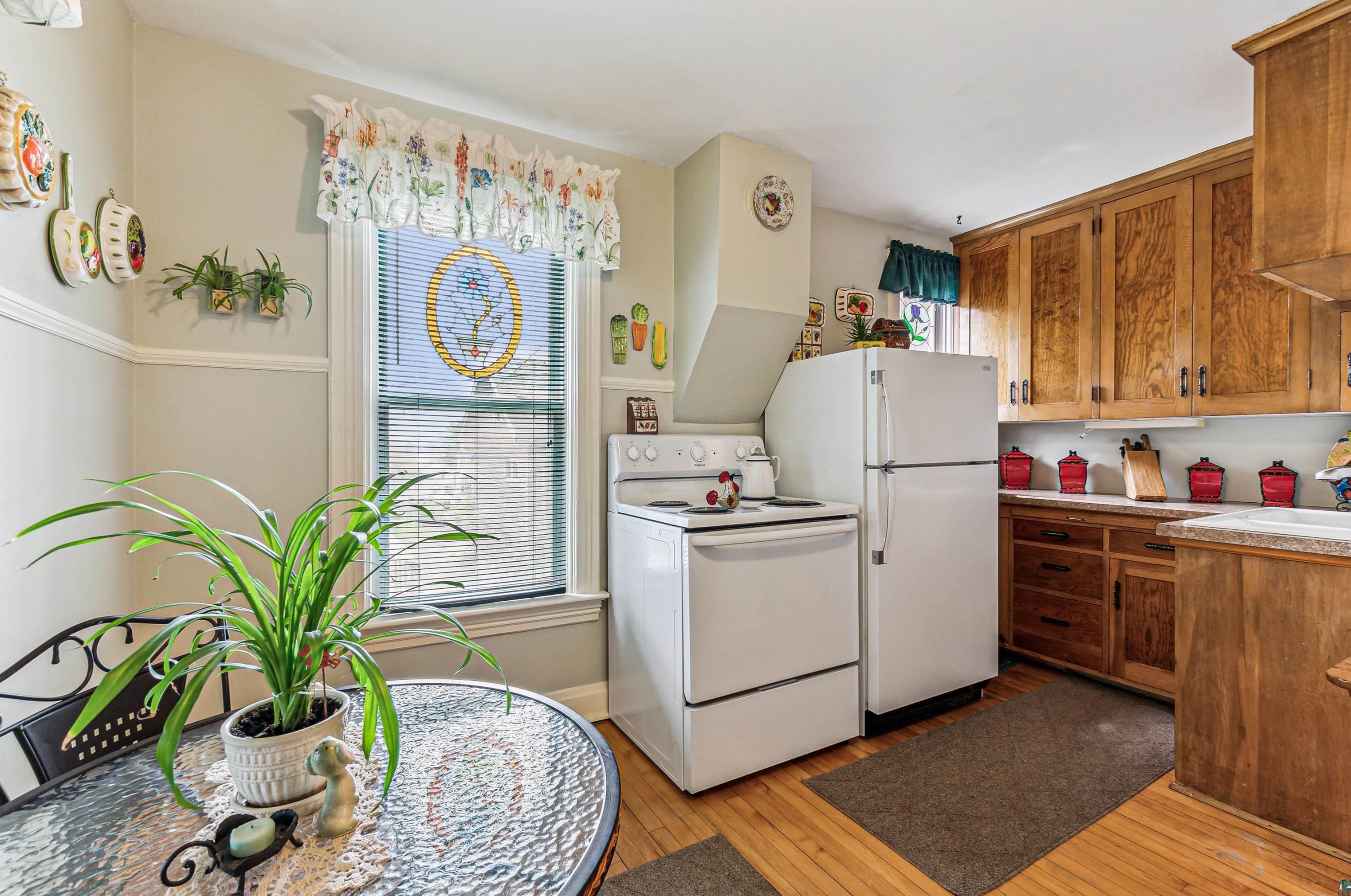 2406 8th St, Duluth MN  55806-1545 exterior